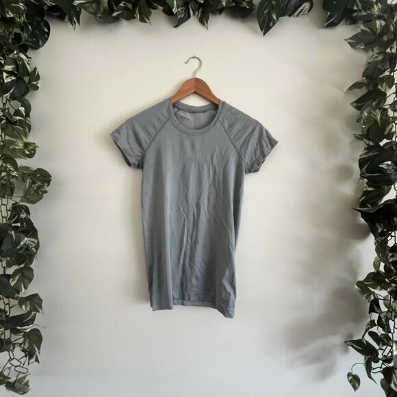 Lululemon Athletic Swiftly Tech Short Sleeve Shirt 2.0 Grey Women’s Size 4 - Picture 1 of 7